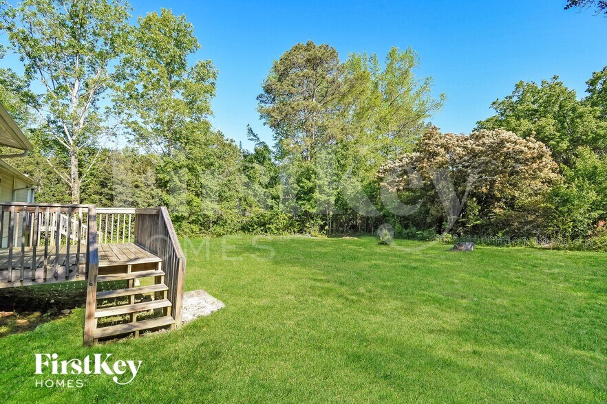 Building Photo - 4800 Victoria Ln