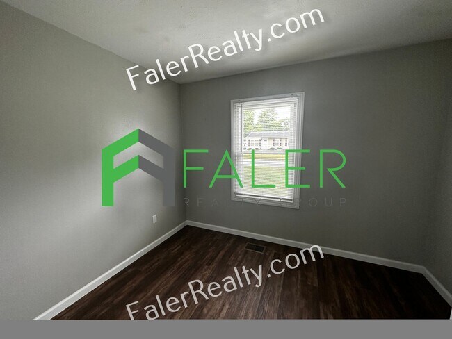 Building Photo - 498 Ridgebury Dr