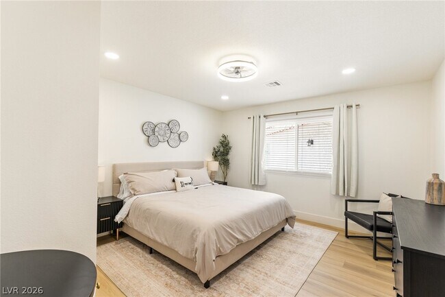 Building Photo - 4045 W Mardon Ave