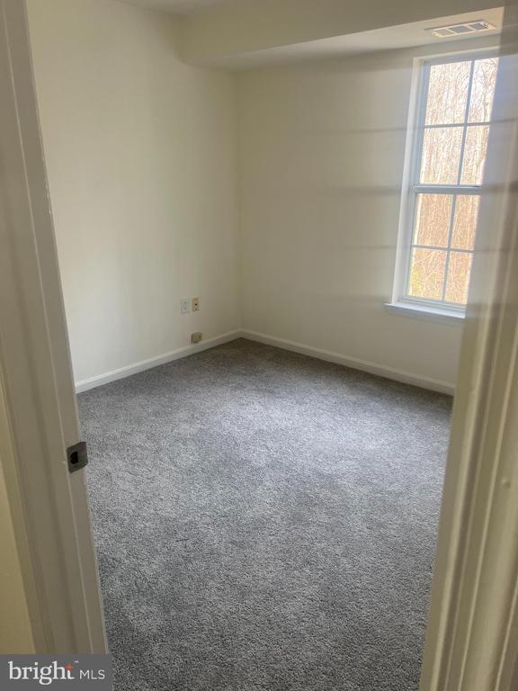 Building Photo - 5700 Shadwell Ct