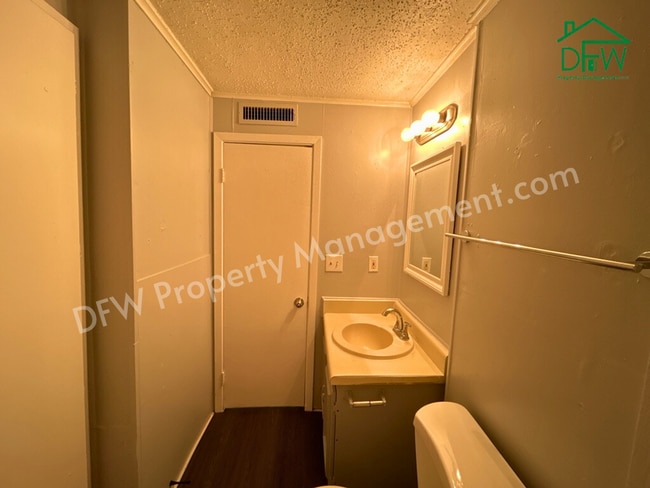 Building Photo - 1603 Voirin Rd