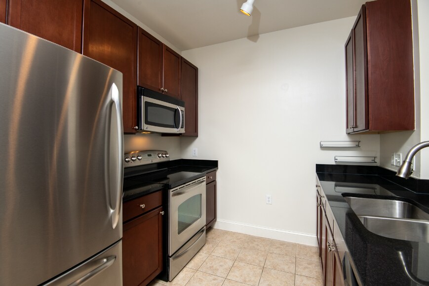 Building Photo - 1391 Pennsylvania Ave SE