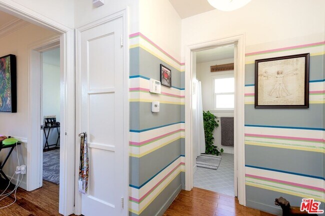 Building Photo - 5615 Wenlock St