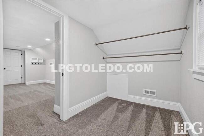 Building Photo - 2428 Bucklew Dr