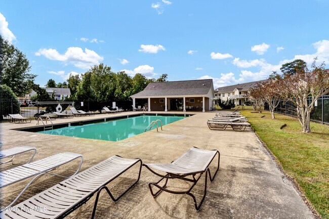 Building Photo - 4609 McClelland Dr
