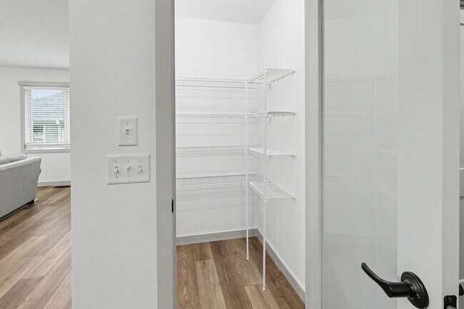 Building Photo - Newly Remodel 3 bed house