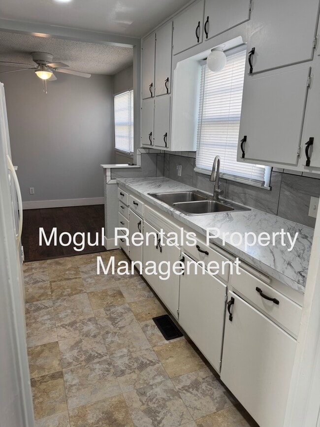 Building Photo - 3530 S Hiram St