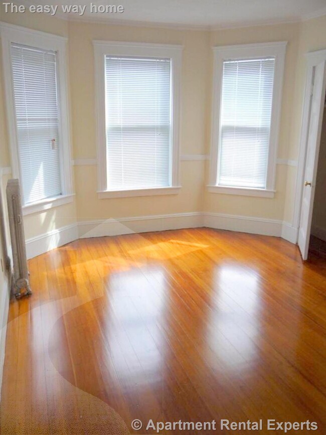 Building Photo - 18 Sanborn Ave