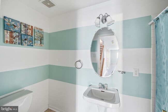 Building Photo - 554 Ellison Ct