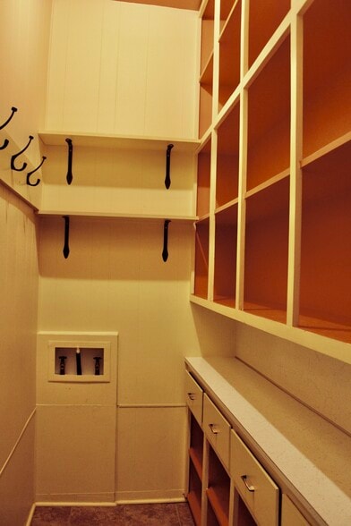 Largre Pantry - 3212 Poppleton Ave