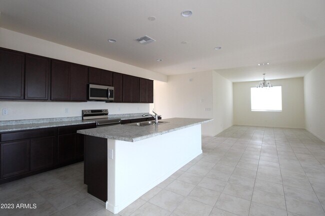 Building Photo - 1126 E Westwood Dr