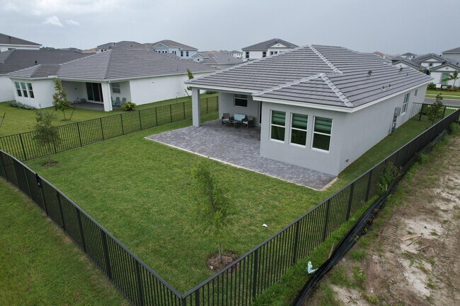 Building Photo - 14075 Spruce Pne Dr