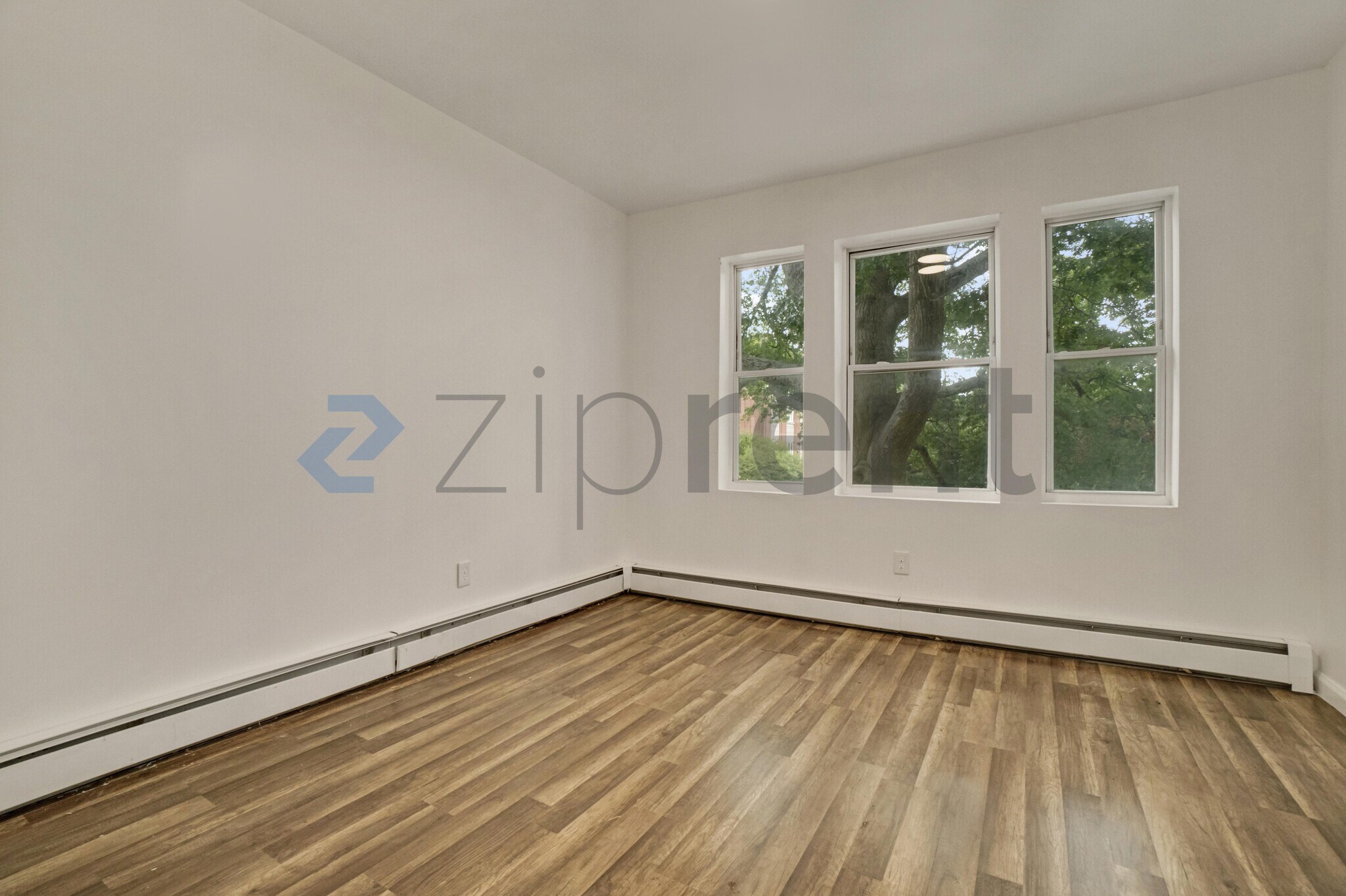 Building Photo - Unit 3R