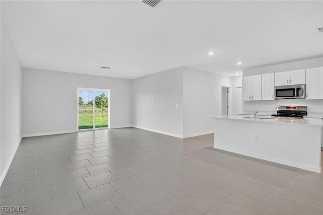 Building Photo - 19525 Fairhill Ct