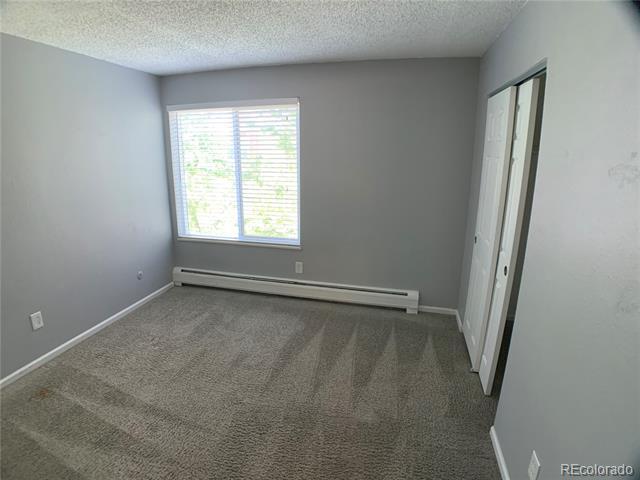 Building Photo - 1400 Golden Cir