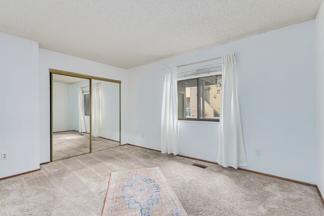 Building Photo - 1410 Bacchus Dr
