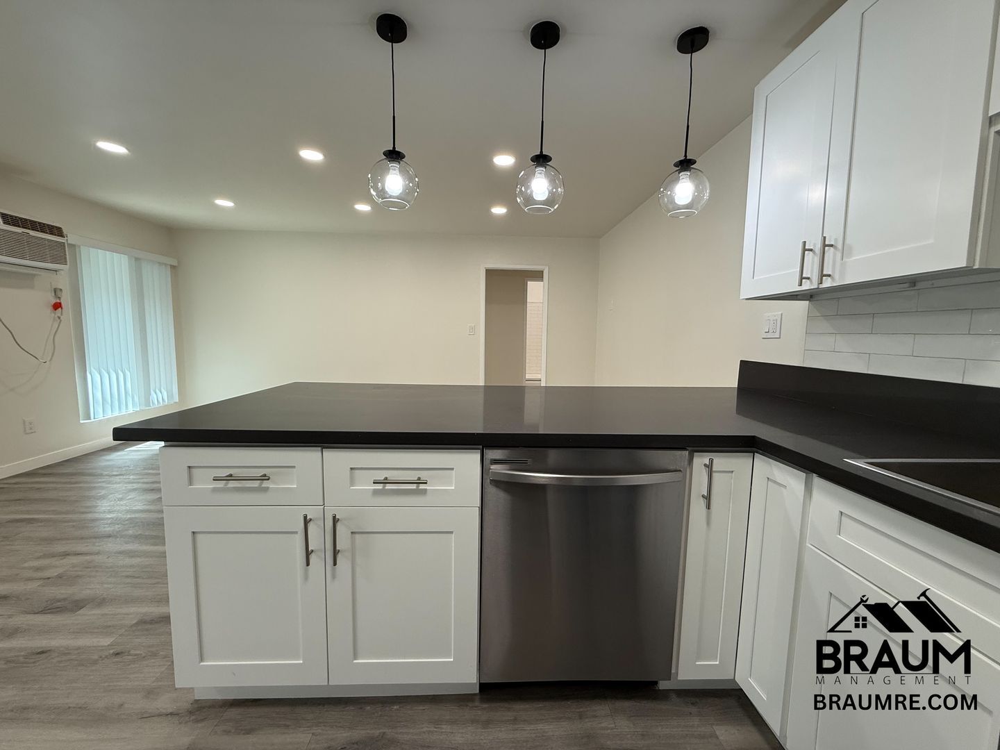 Building Photo - 5611 Fulcher Ave