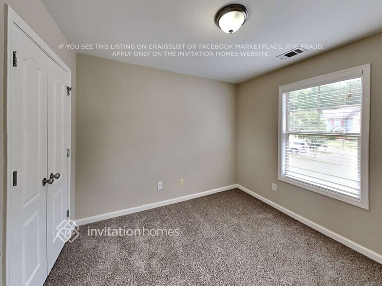 Building Photo - 649 Royal Crest Ct