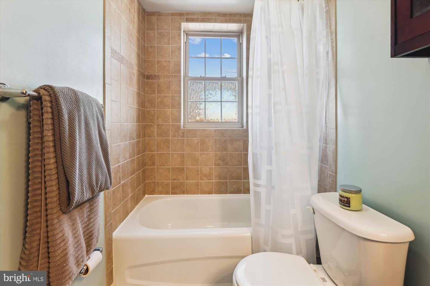 Bathroom - 1417 Newton St NW