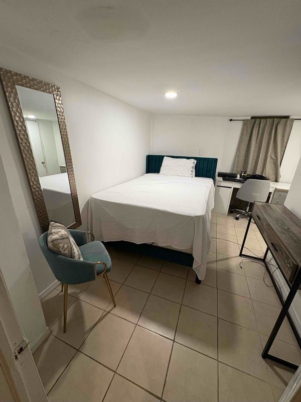 Building Photo - 779 Lake St