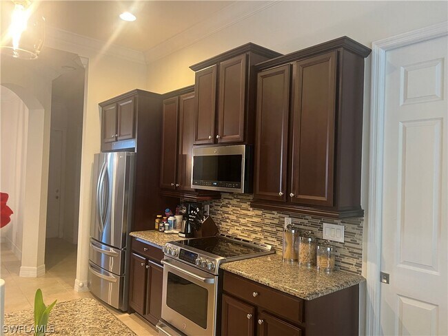 Building Photo - 6853 Il Regalo Cir