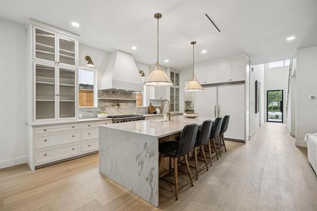 Building Photo - 6244 Richmond Ave