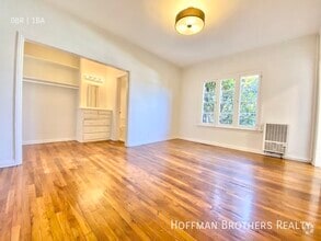 Building Photo - 834 Sanborn Ave