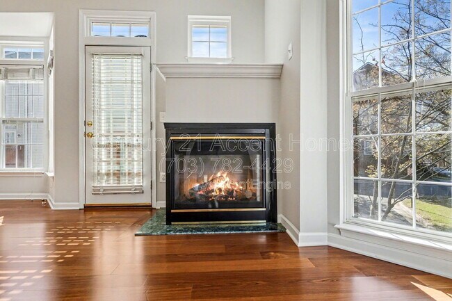 Building Photo - 716 Scarburgh Way