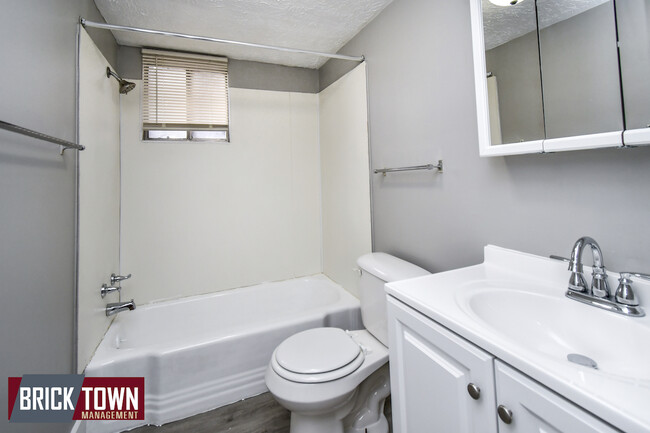 Building Photo - 116-128 N 37th St
