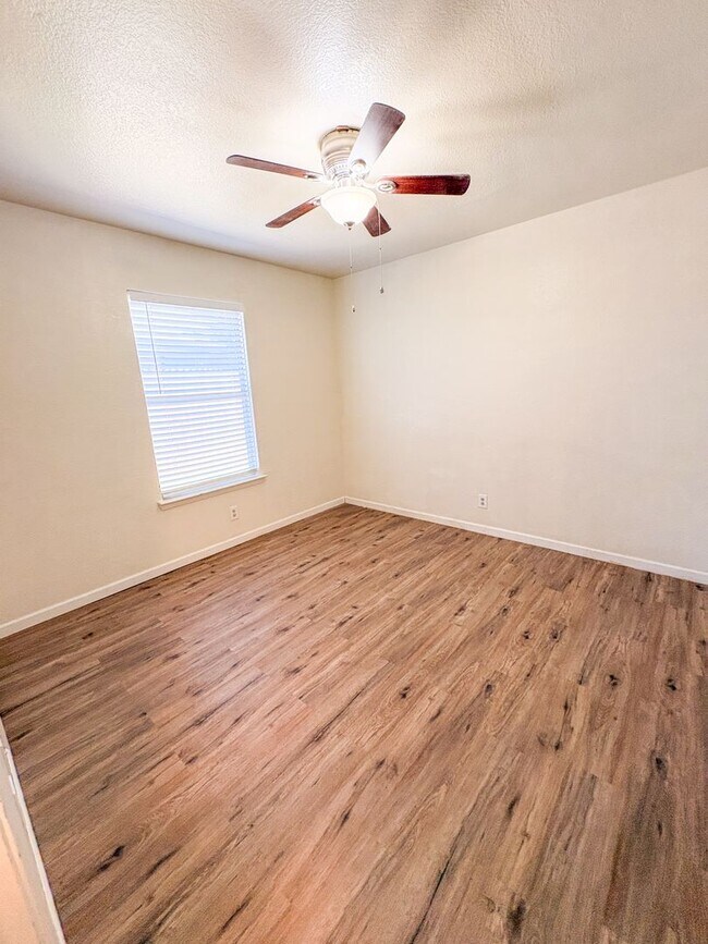Building Photo - 2508 Hidden Hill Dr
