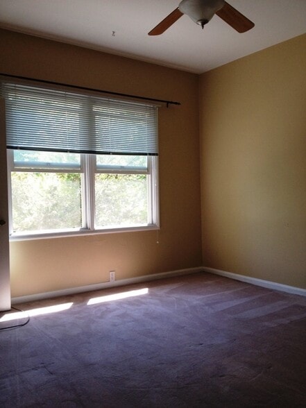 Building Photo - 768 E 900 S