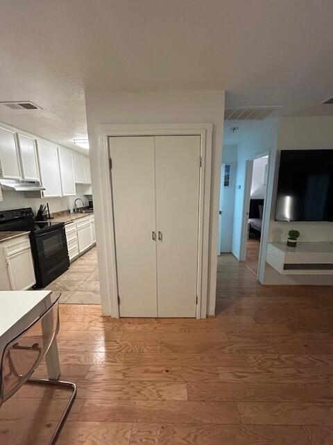 Building Photo - 685 N Ashurst Ct