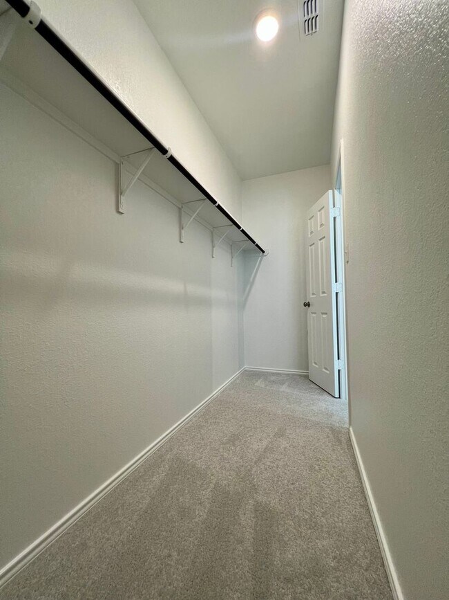 Building Photo - Charming 3BR 2BA House in Buda