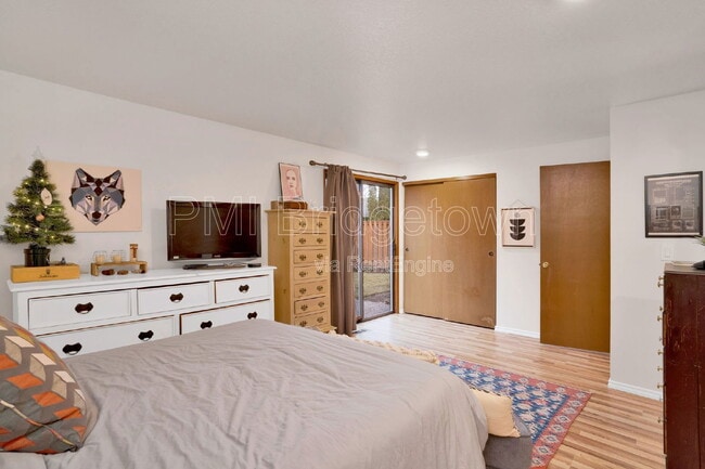 Building Photo - 11735 SW Butte Ln