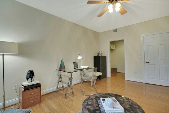 Building Photo - 207 Shearwater Ct W