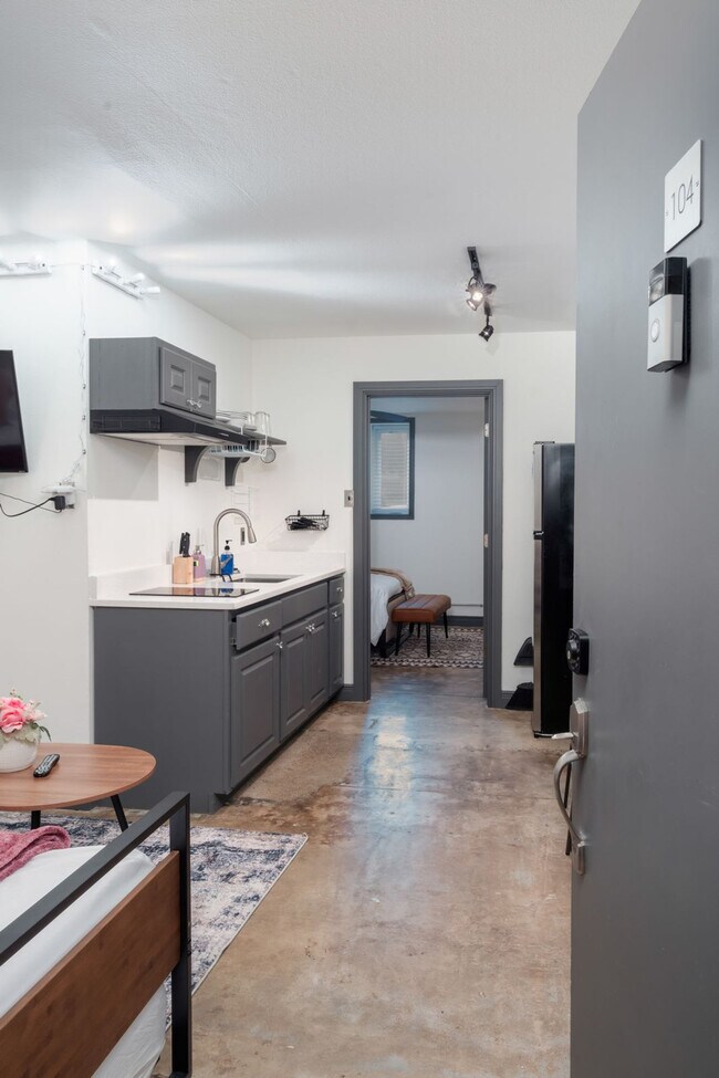 Building Photo - 201 S Chaparral St