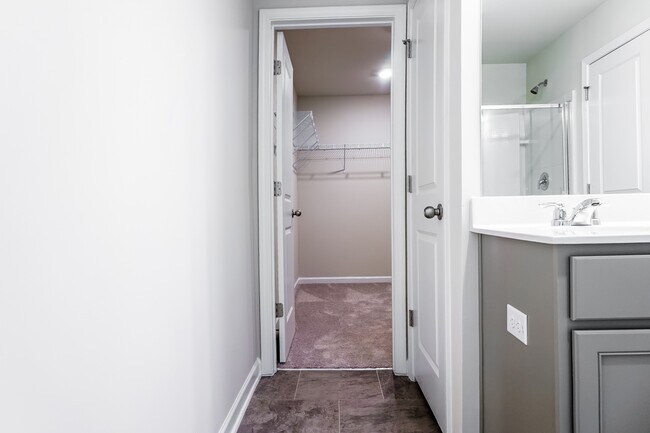 Building Photo - 2847 Saratoga Lake View