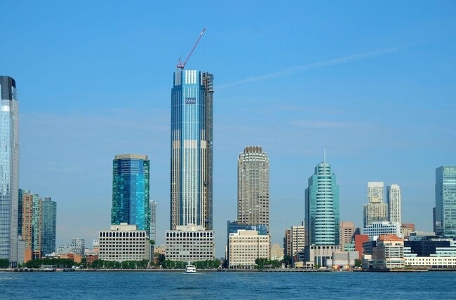 Building Photo - 99 Hudson St