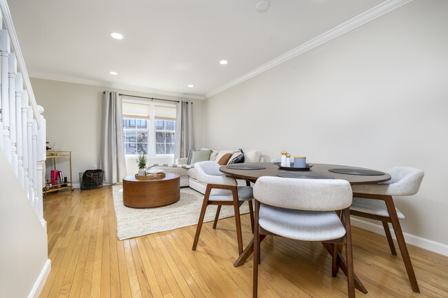 Building Photo - 28 3rd St