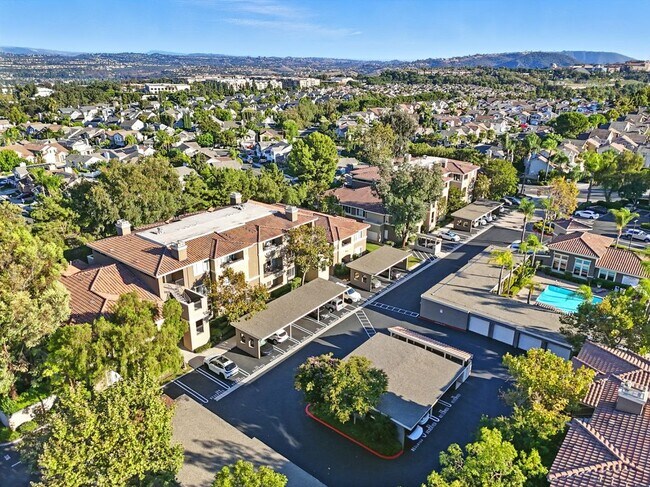 Building Photo - 22681 Oakgrove, 225