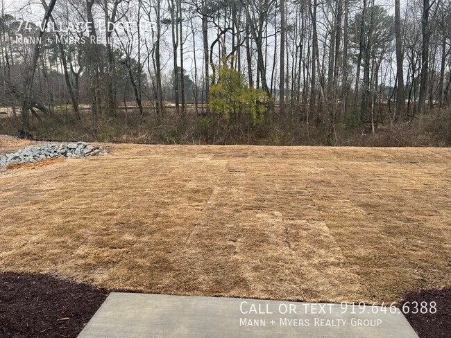 Building Photo - 74 Village Edge Dr