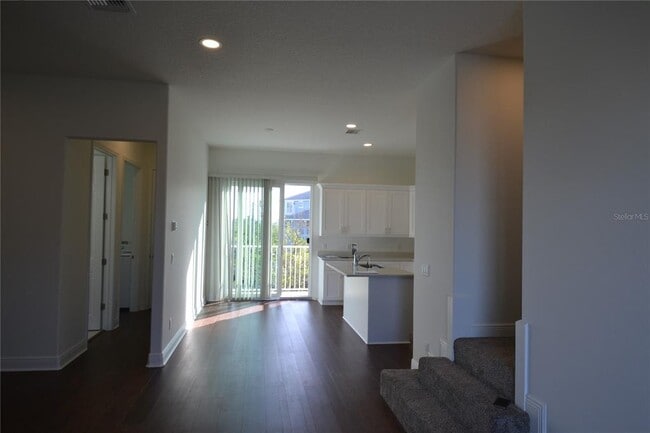 Building Photo - 5732 Biscayne Ct