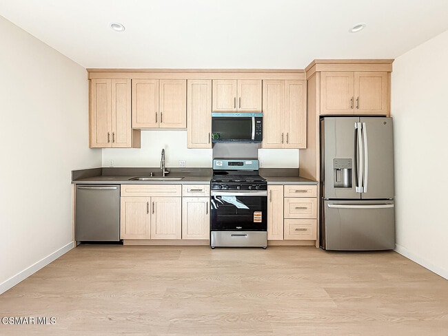 Building Photo - 2619 Veteran Ave