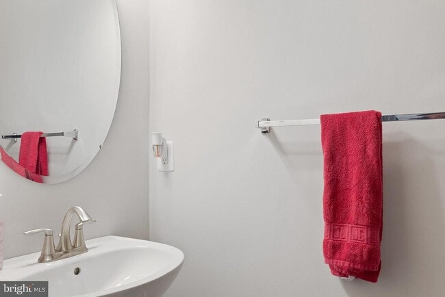 Building Photo - 937 Marzoff Rd