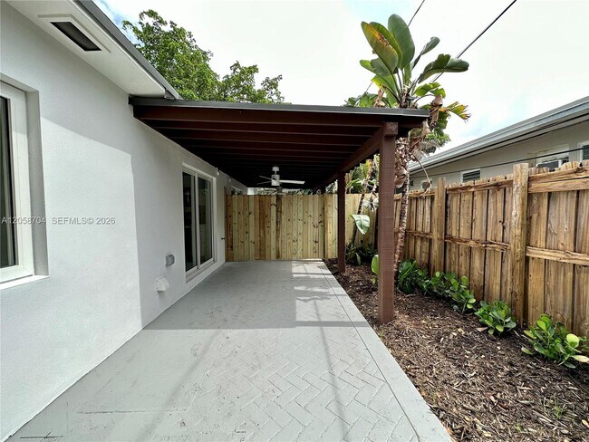 Building Photo - 12125 NE 7th Ave