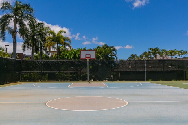 Building Photo - 1060 Kamehameha Hwy