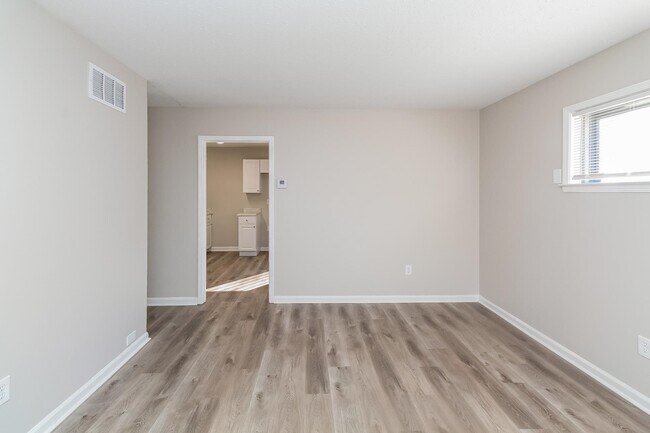Building Photo - 453 Charter Ave