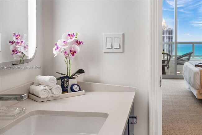 Building Photo - 4401 Collins Ave