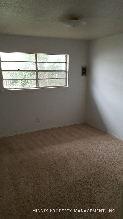 Building Photo - 701 W 4th St