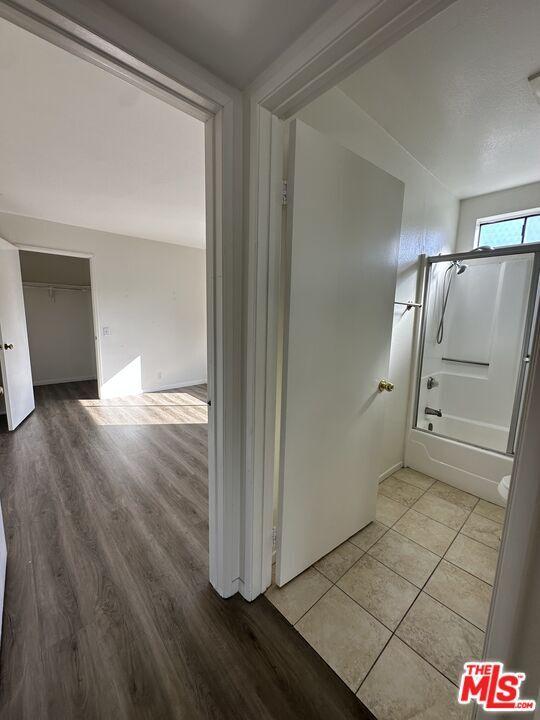 Building Photo - 10960 Bluffside Dr